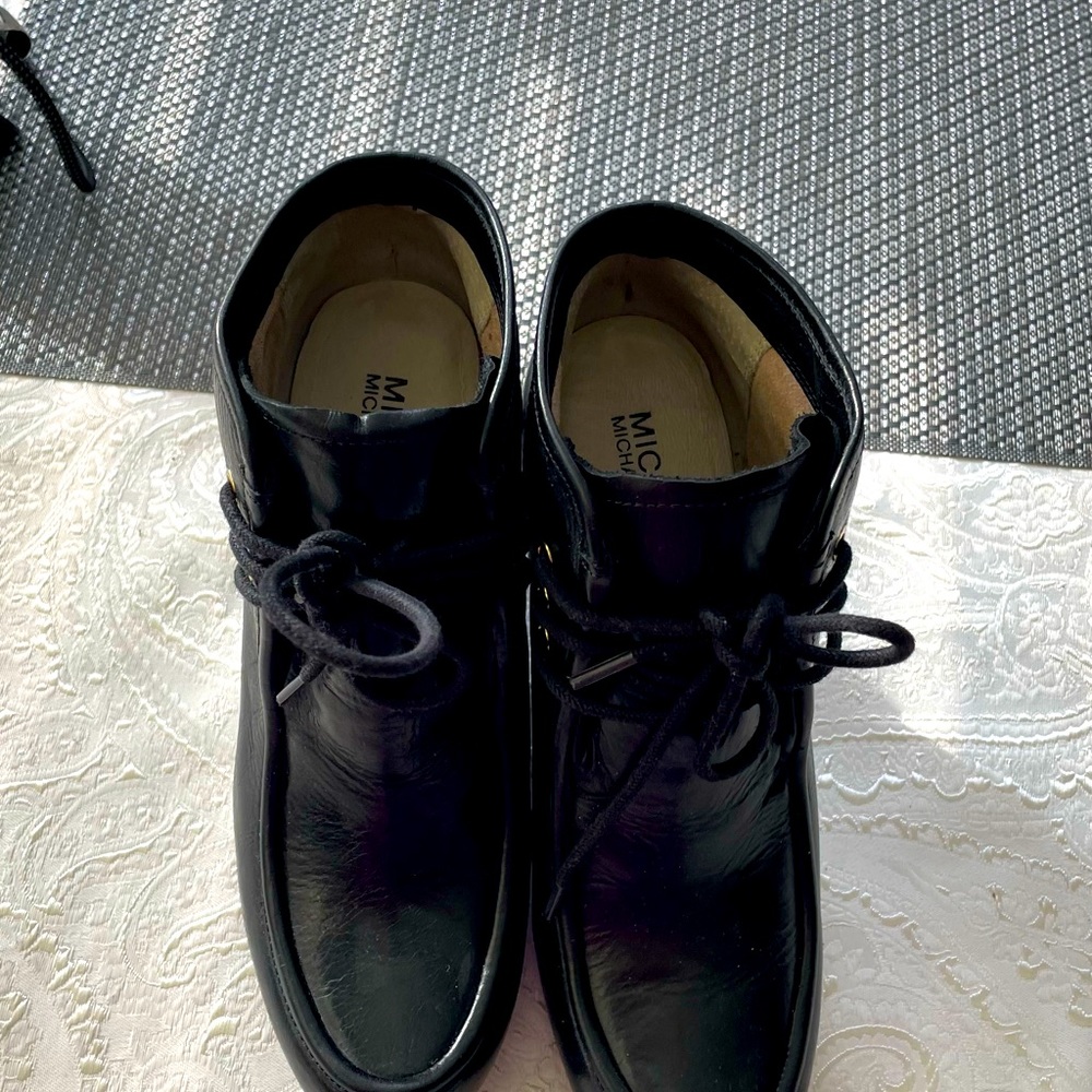 Micheal Kors 7.5 Black Boots.